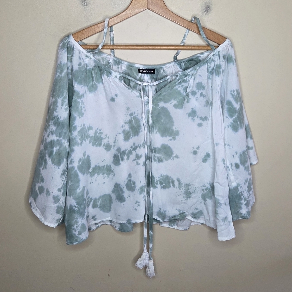 Style Envy Green White Splotchy Tie Dye Cold Shoulder Top Statement Sleeves